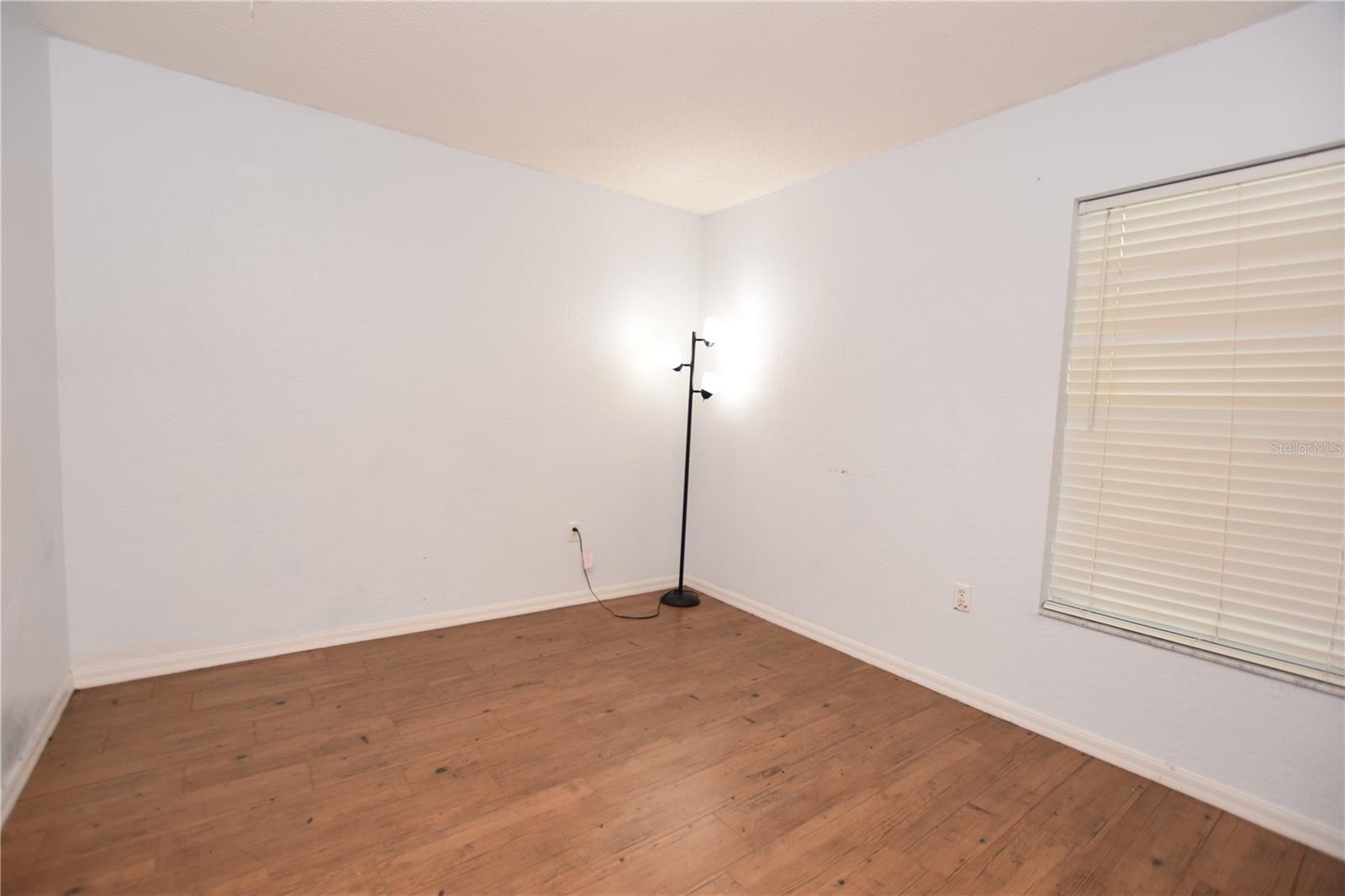 REFLECTIONS WEST PH 02 - Residential Lease