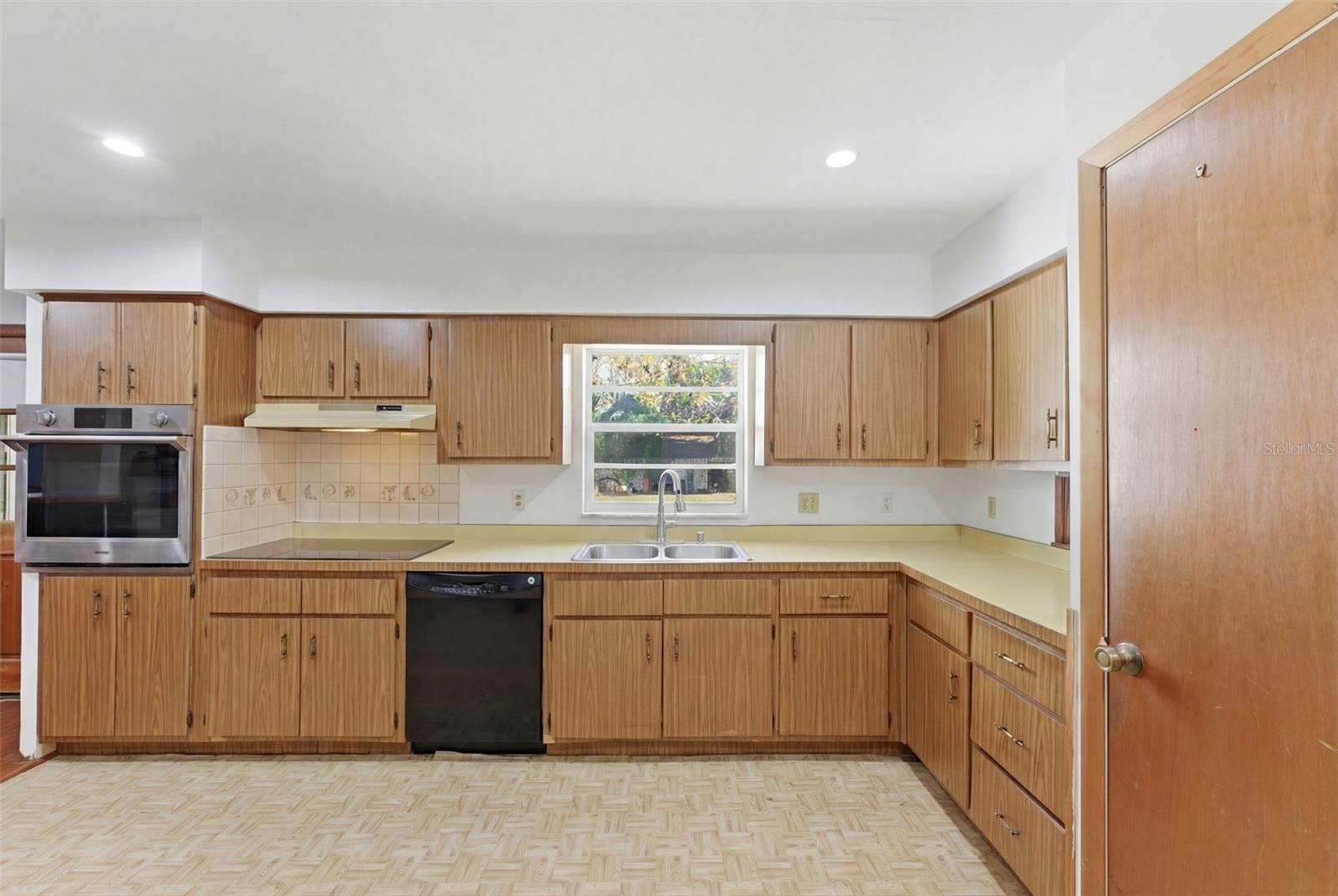 BELLEVIEW SEC 30 - Residential