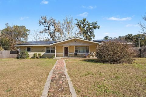 Photo of 6107 SE Arthur Road, Belleview, FL 34420 (MLS # TB8466121)