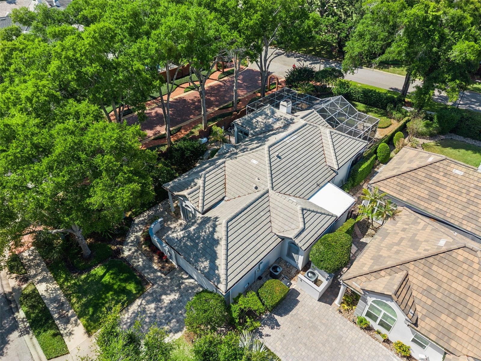 HEATHROW/ STRATFORD GARDENS - Residential