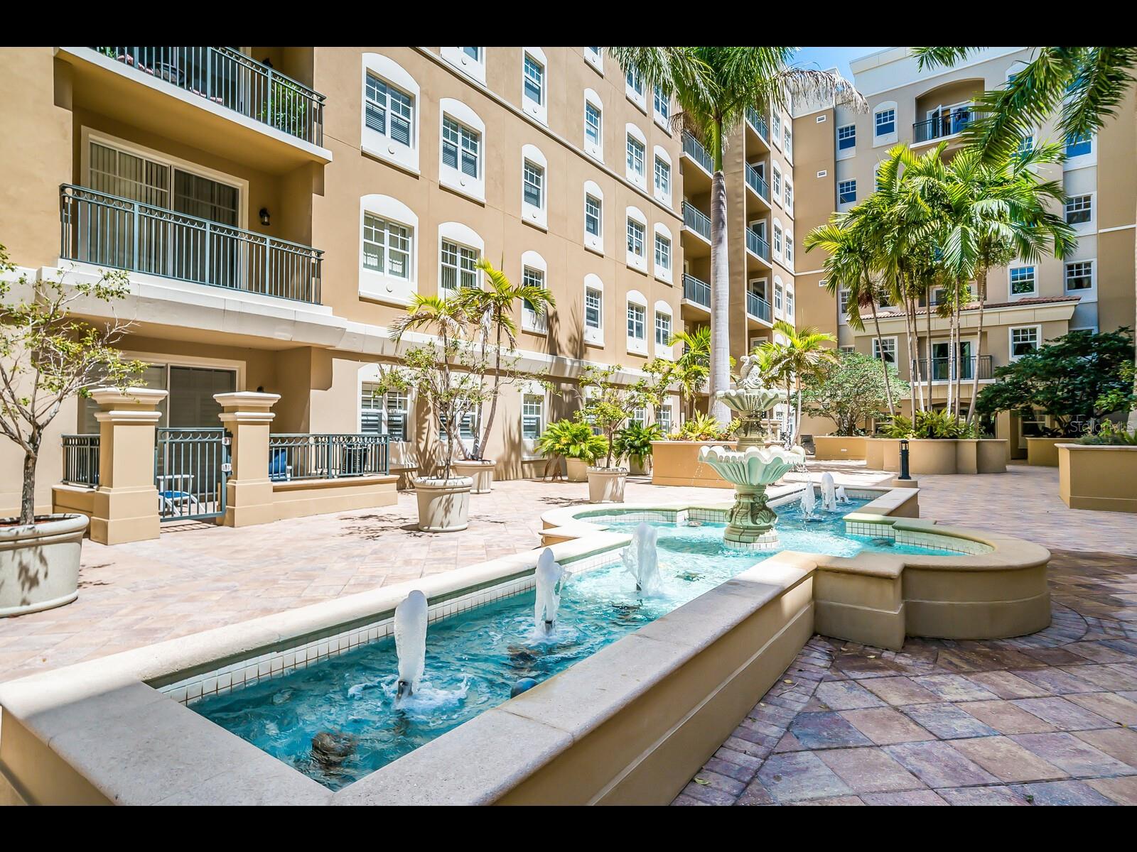 BROADWAY PROMENADE - Residential