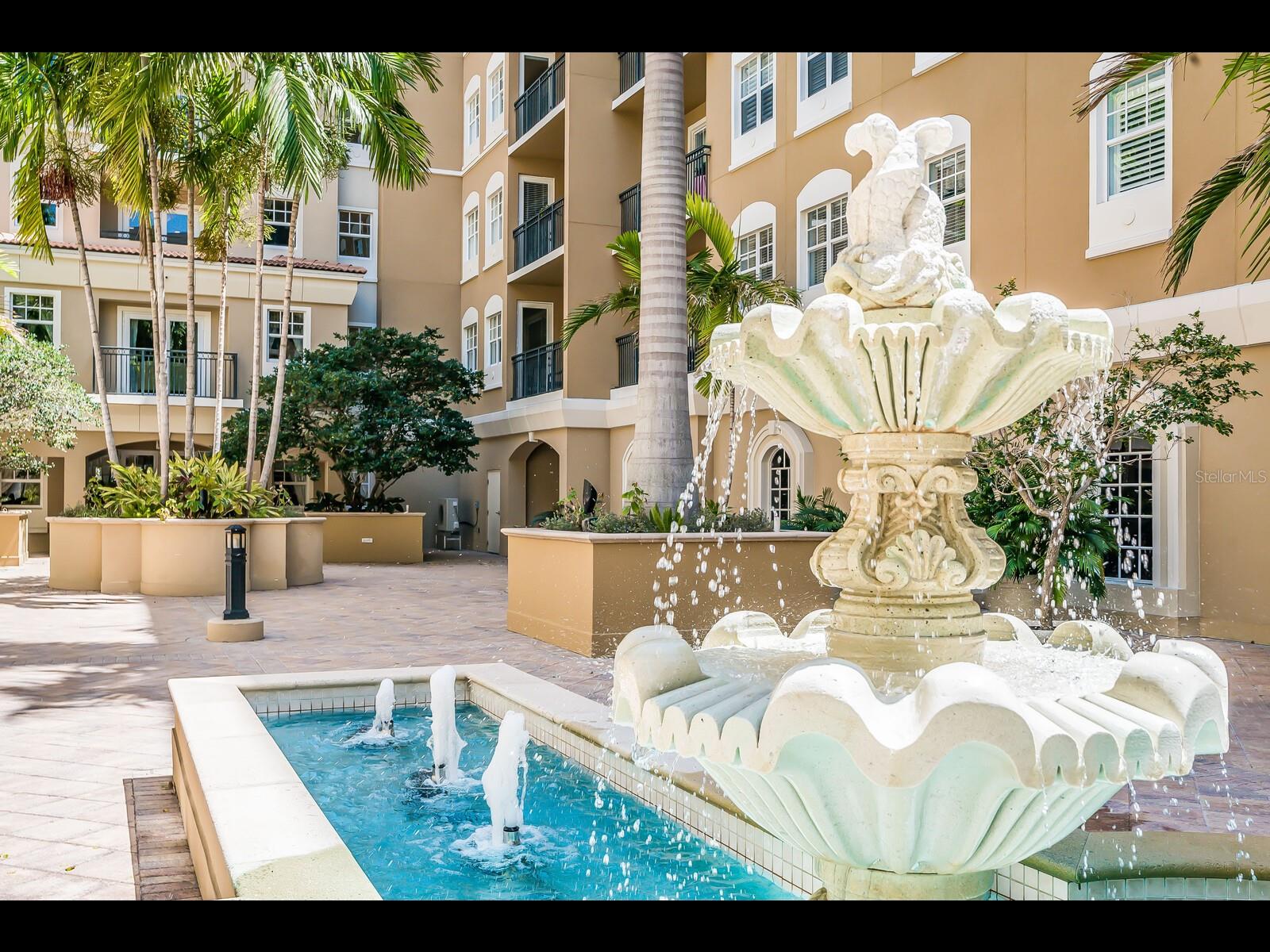 BROADWAY PROMENADE - Residential