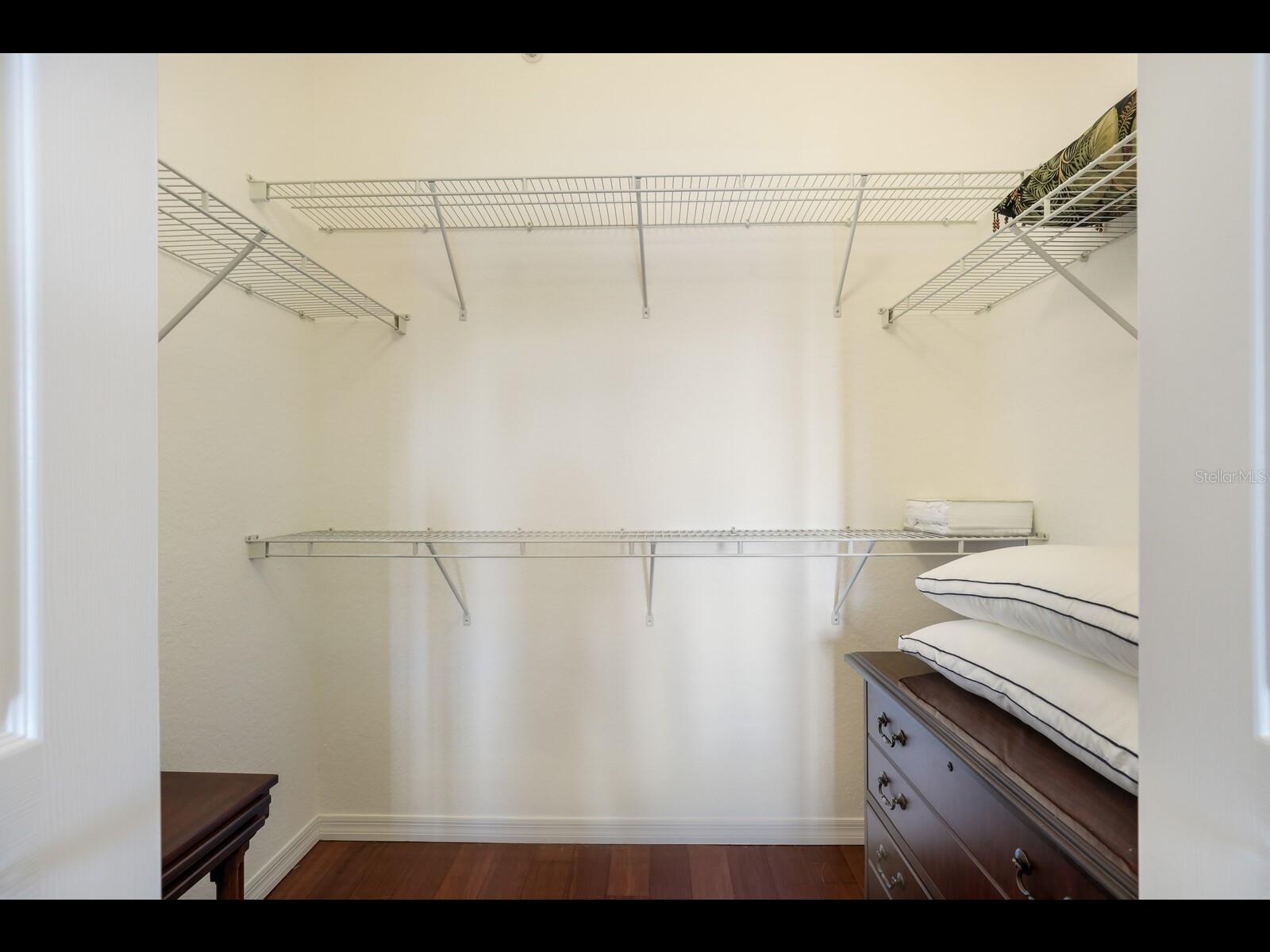 BROADWAY PROMENADE - Residential