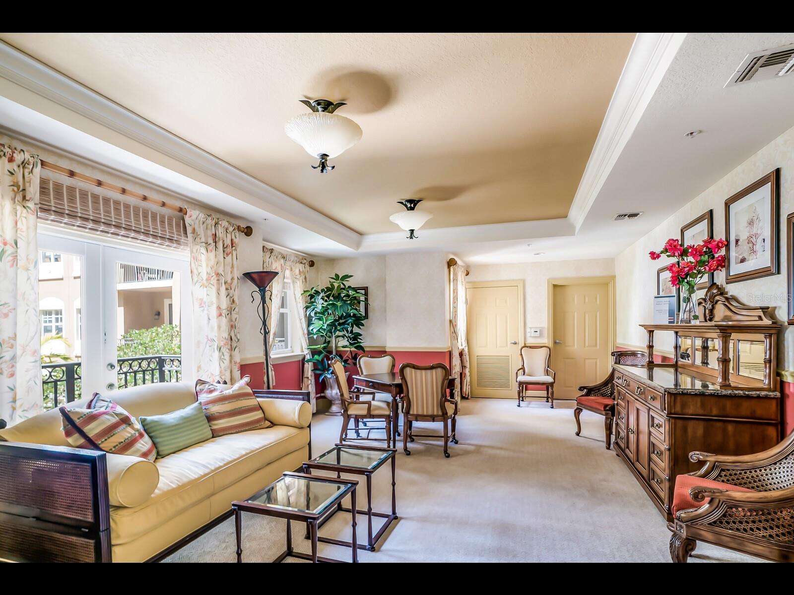 BROADWAY PROMENADE - Residential