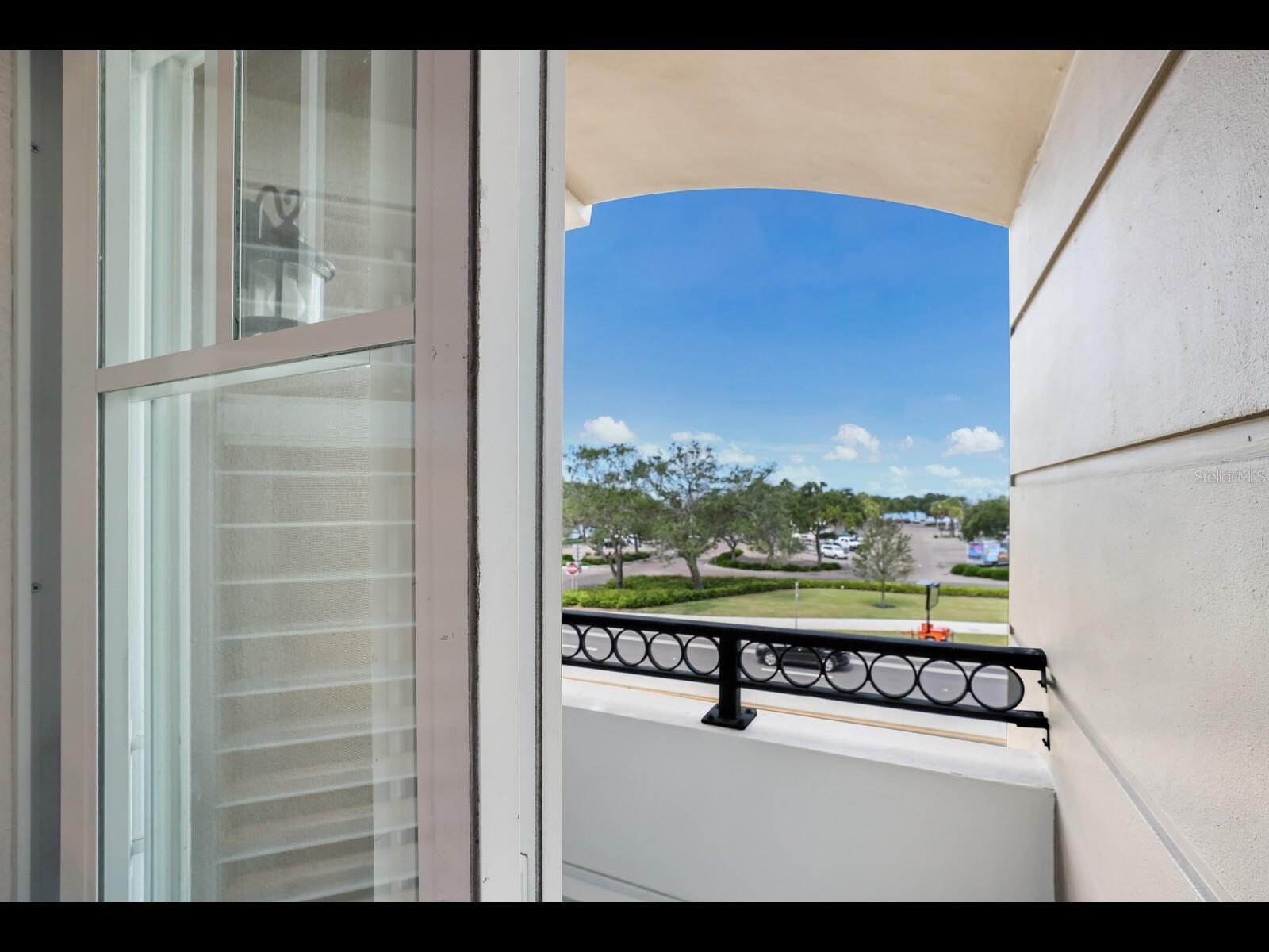 BROADWAY PROMENADE - Residential