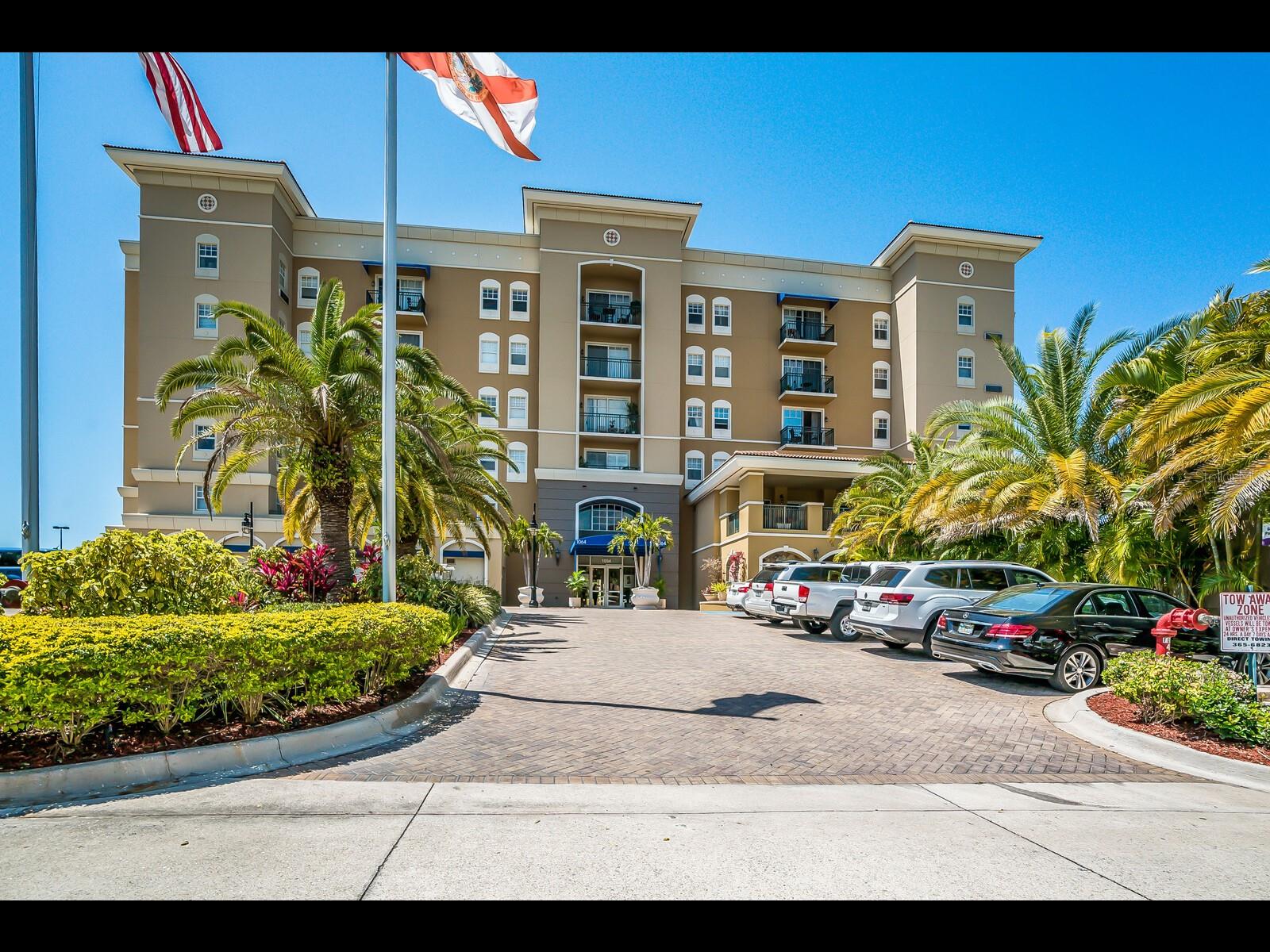 BROADWAY PROMENADE - Residential