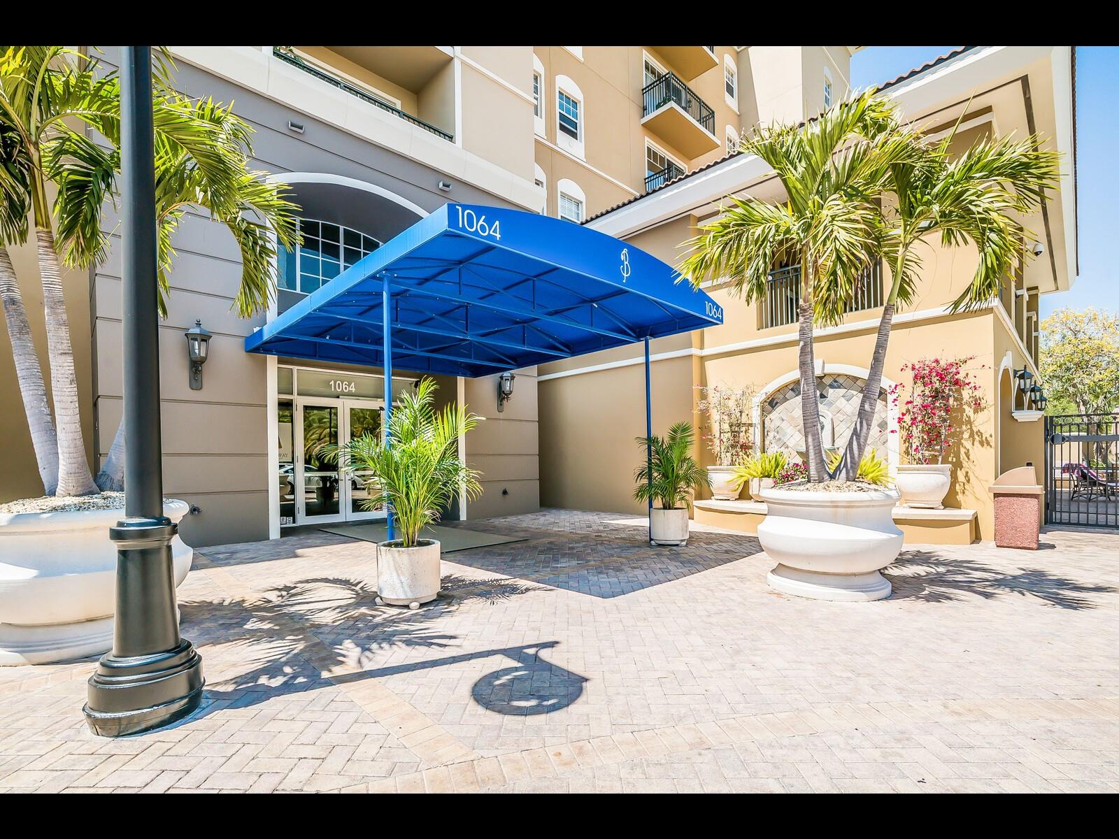 BROADWAY PROMENADE - Residential