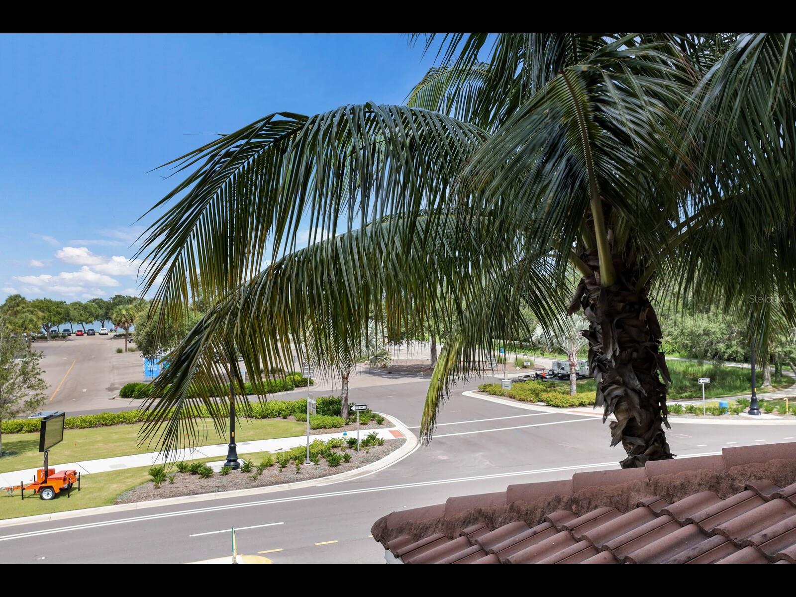 BROADWAY PROMENADE - Residential