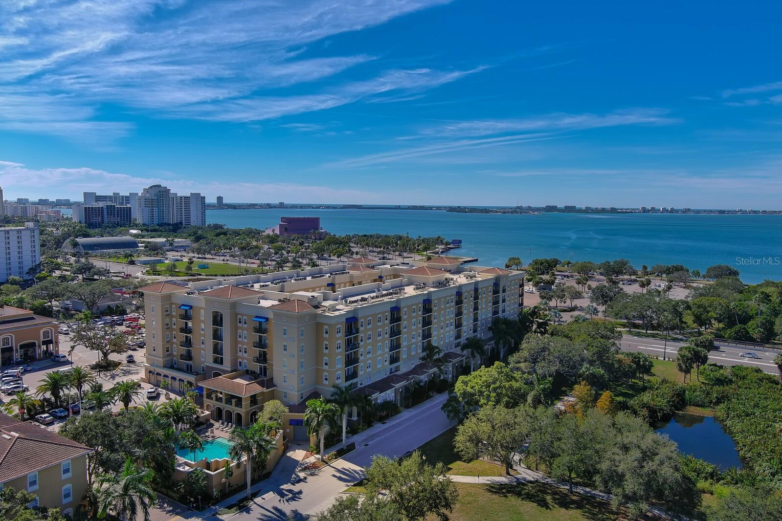 BROADWAY PROMENADE - Residential