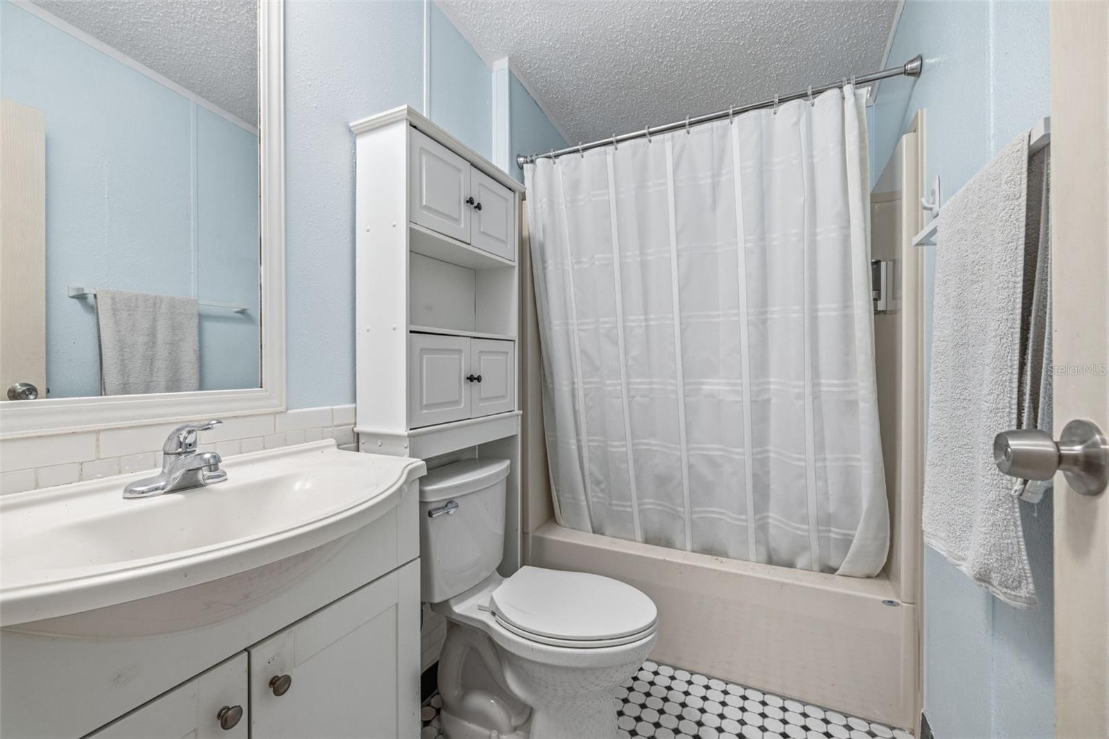 TIMBER LAKE ESTATES - Residential