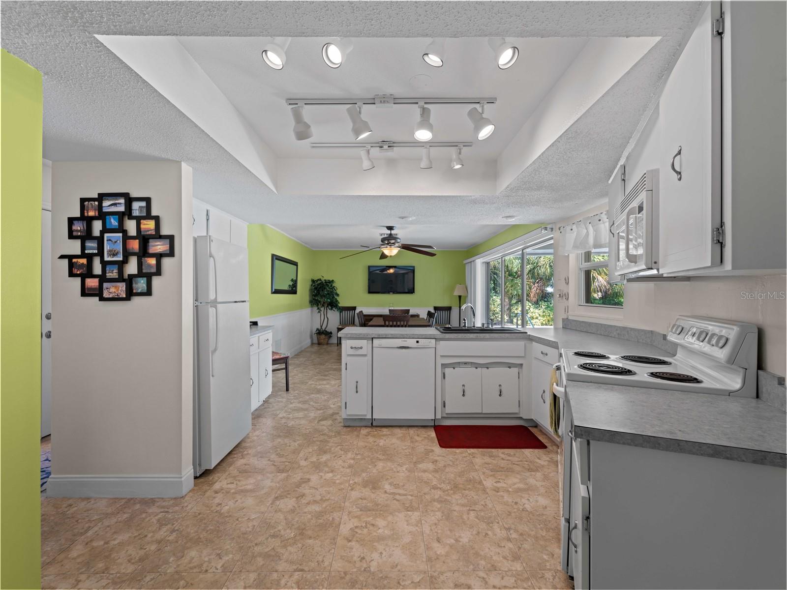 BAYSHORE ESTATES - Residential