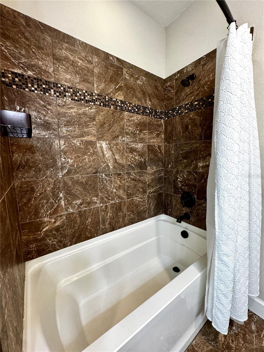 COVE AT LOGGERHEAD MARINA - Residential Lease