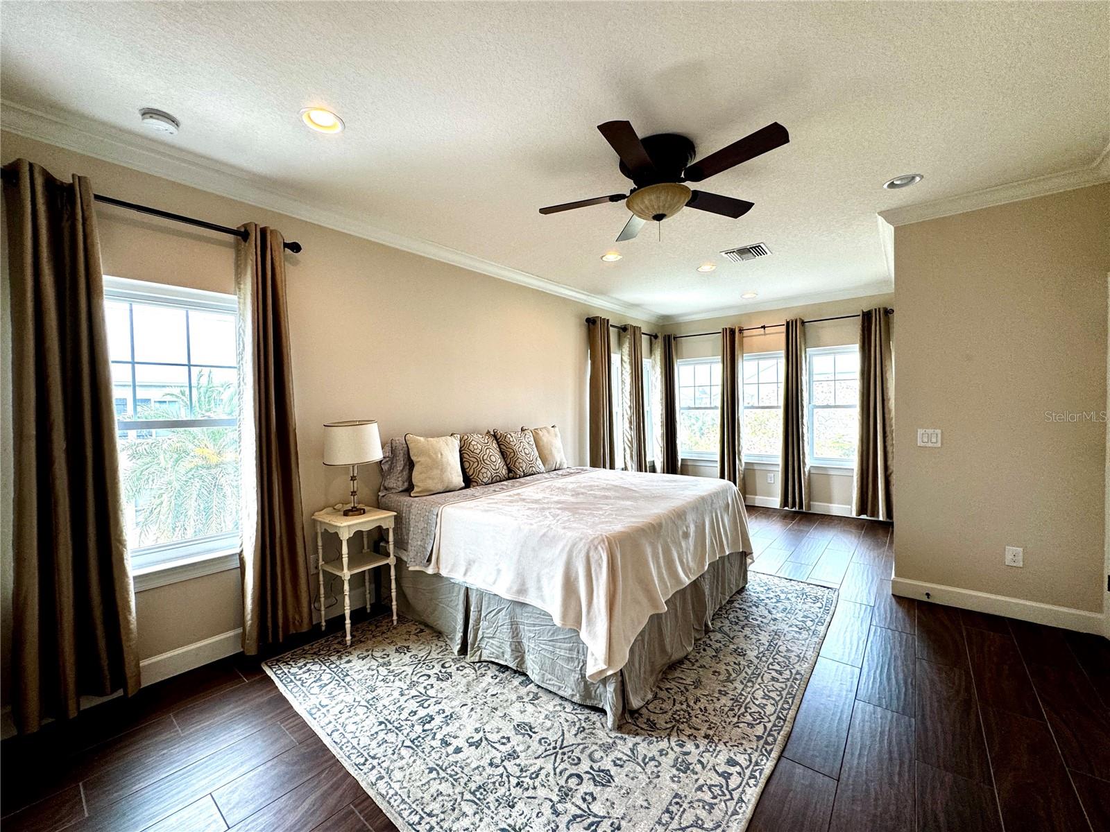 COVE AT LOGGERHEAD MARINA - Residential Lease