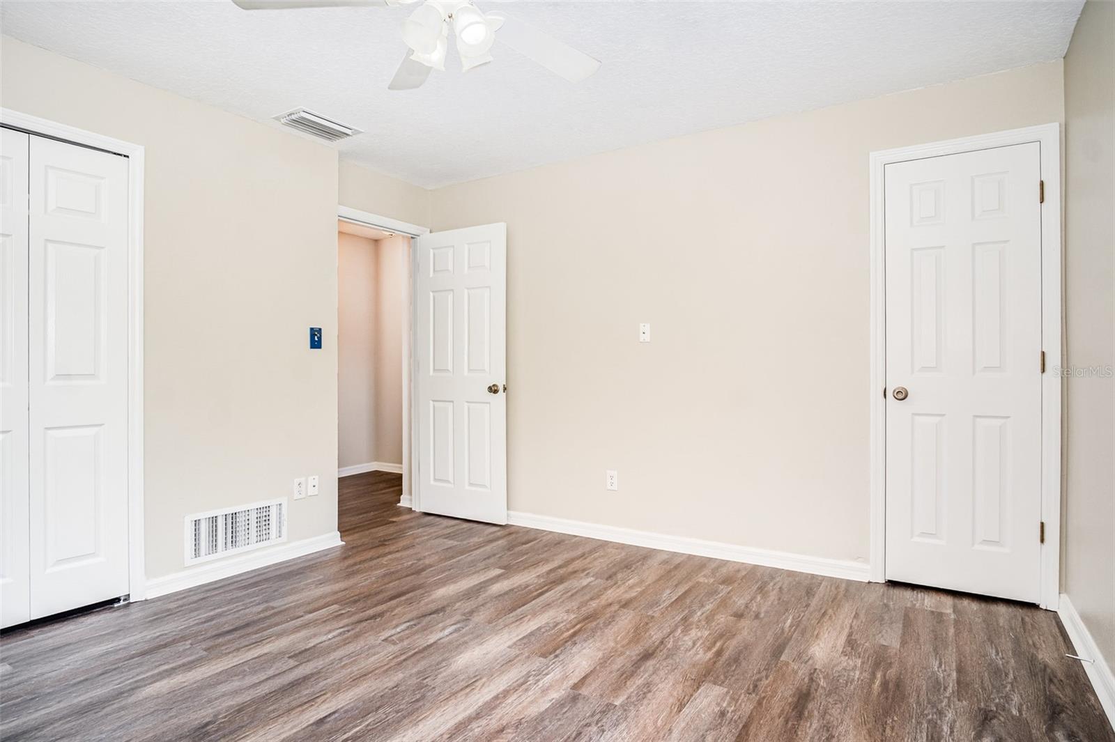 WRENWOOD CONDOMINIUM - Residential