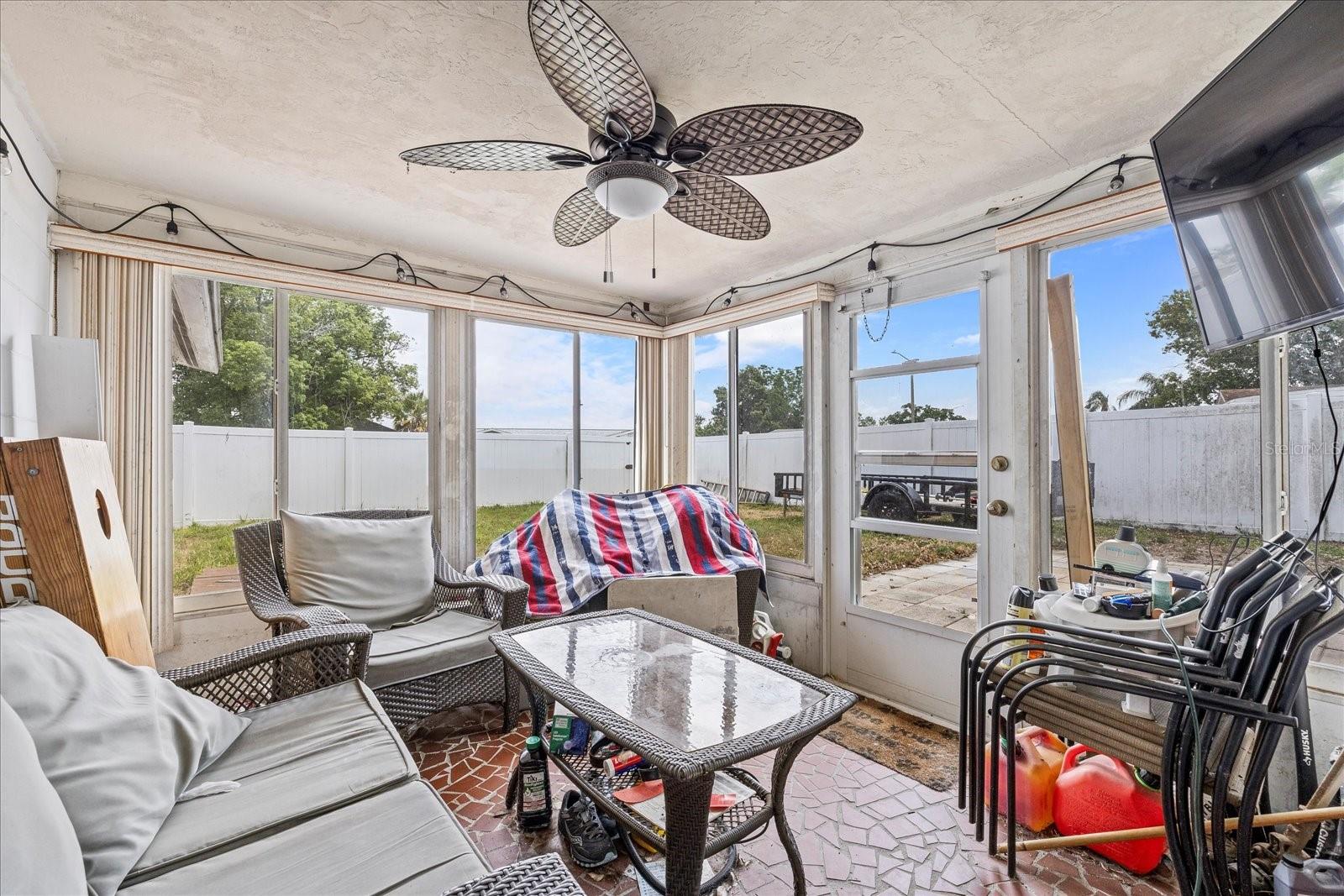 ALOHA GARDENS - Residential