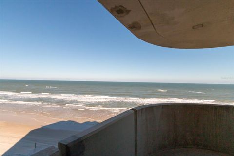 A home in DAYTONA BEACH