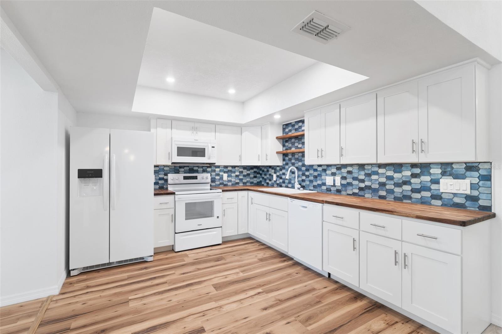 LOCKSHIRE PARK REP - Residential