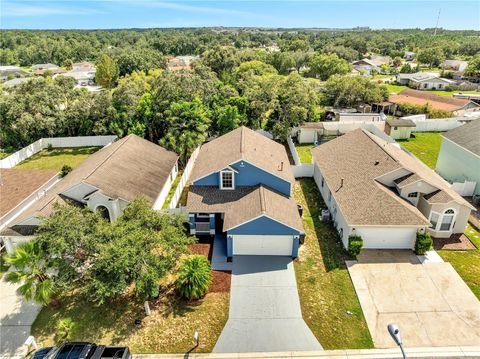 Photo of 424 Royal Ridge Drive, Davenport, FL 33837 (MLS # S5134473)