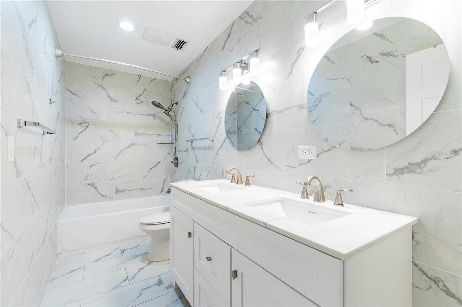 CHATEAUX VERSAILLES - Residential