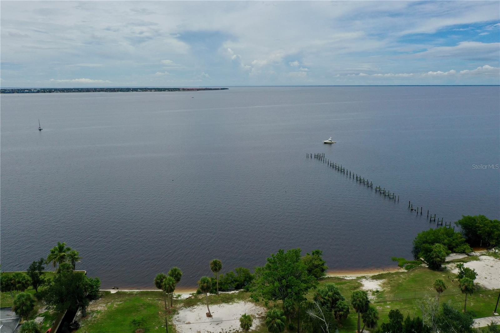 CHARLOTTE HARBOR - Land