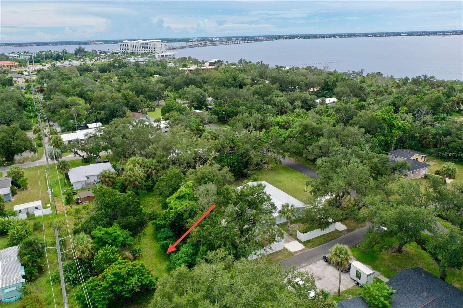 CHARLOTTE HARBOR - Land