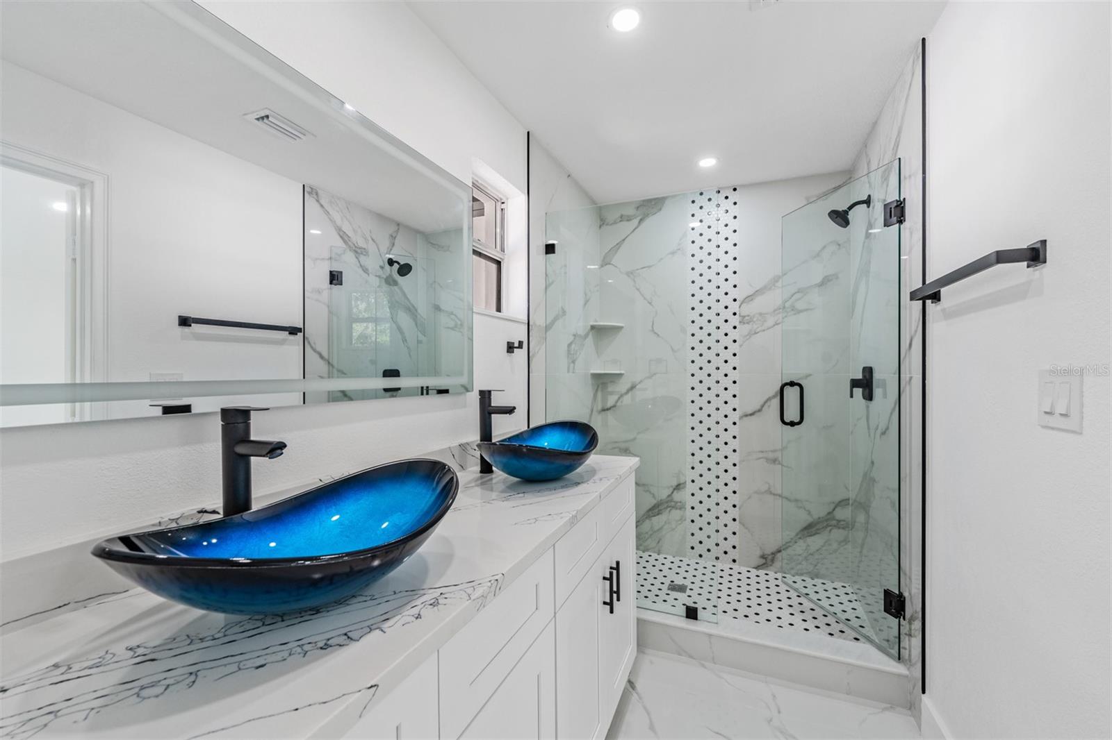 SAPPHIRE LAKE RANCHITOS - Residential