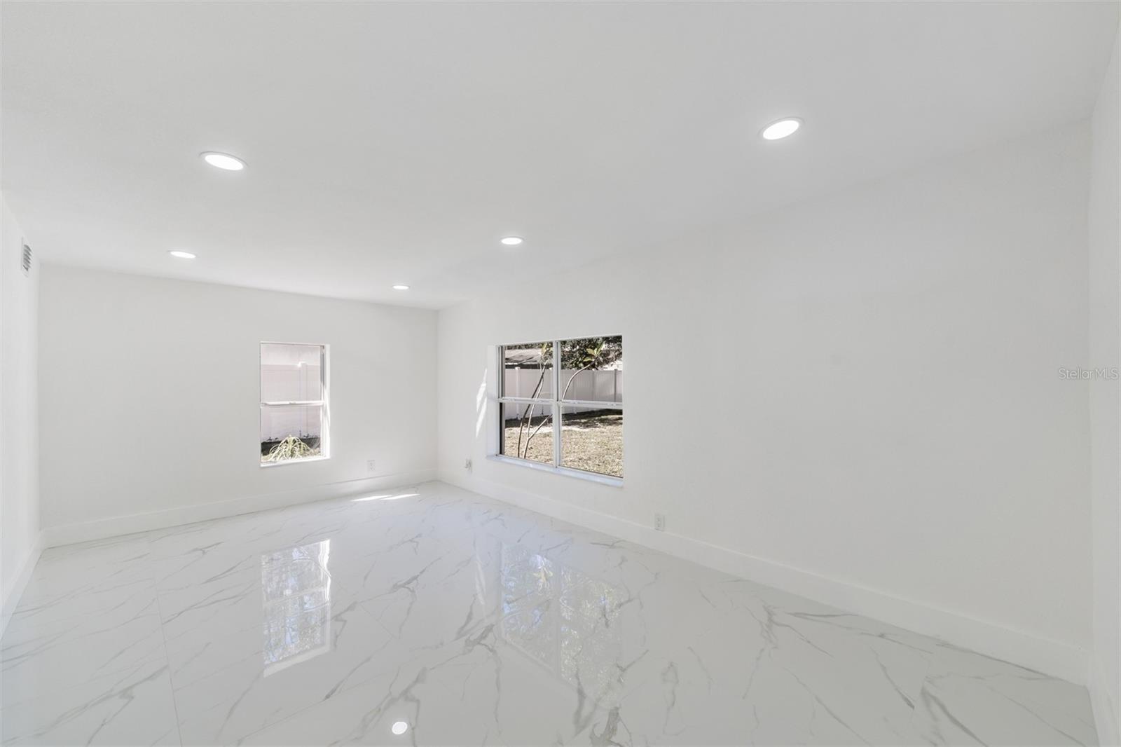 SAPPHIRE LAKE RANCHITOS - Residential