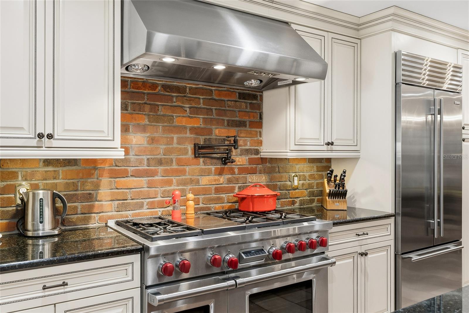 MANHATTAN PARK SUB - Residential