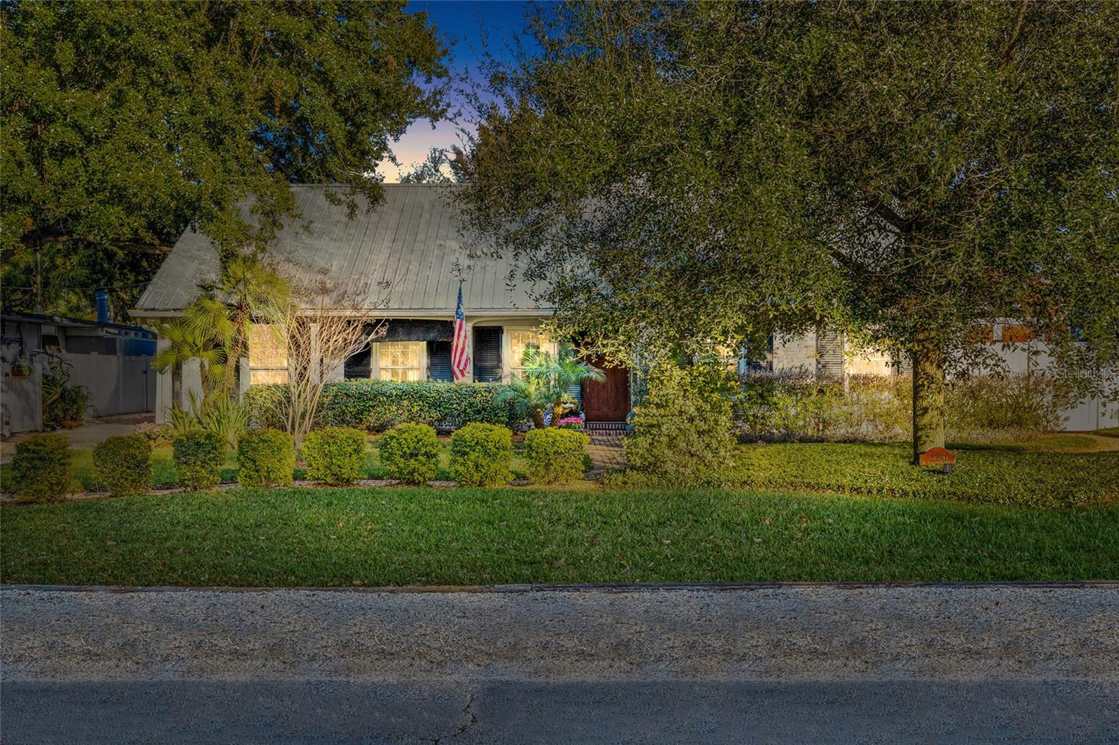 1904 S HESPERIDES STREET