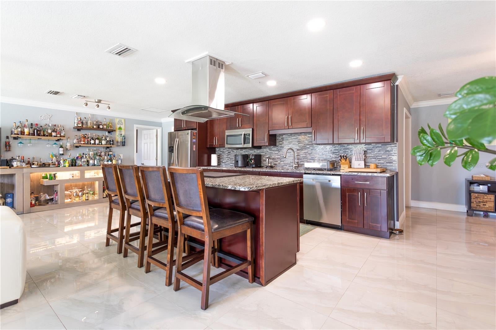 2198 OAK GROVE DRIVE