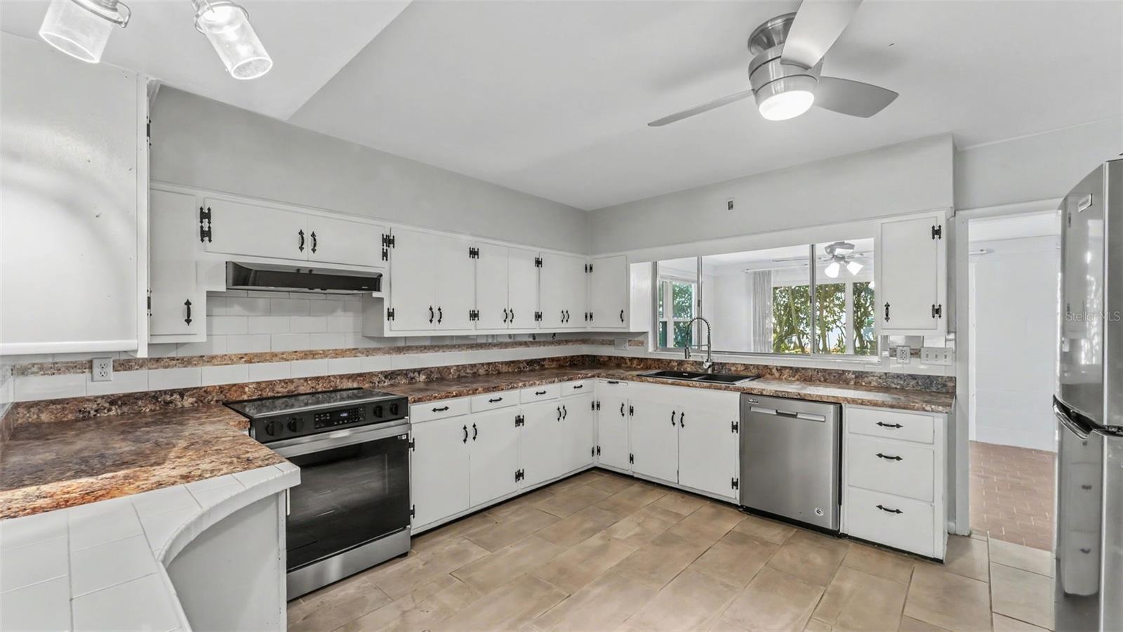 SOUTHEAST TERRACE - Residential