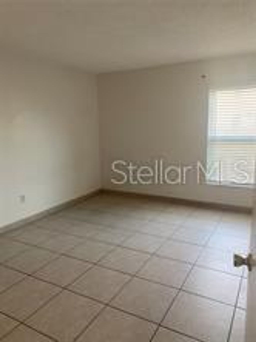 Photo of 927 W Oak Ridge Road #B, Orlando, FL 32809 (MLS # O6396558)