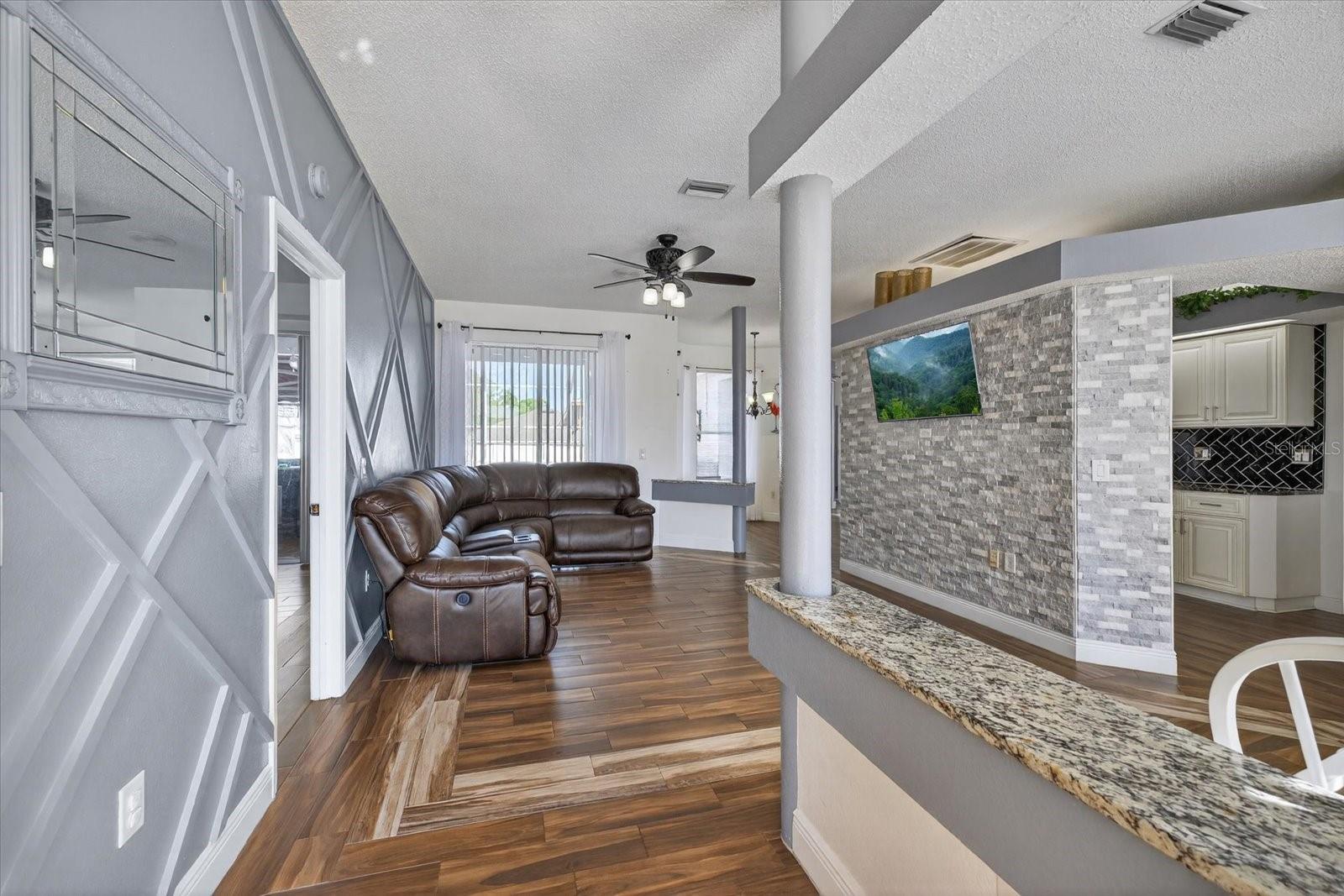 SPRING HILL - Residential