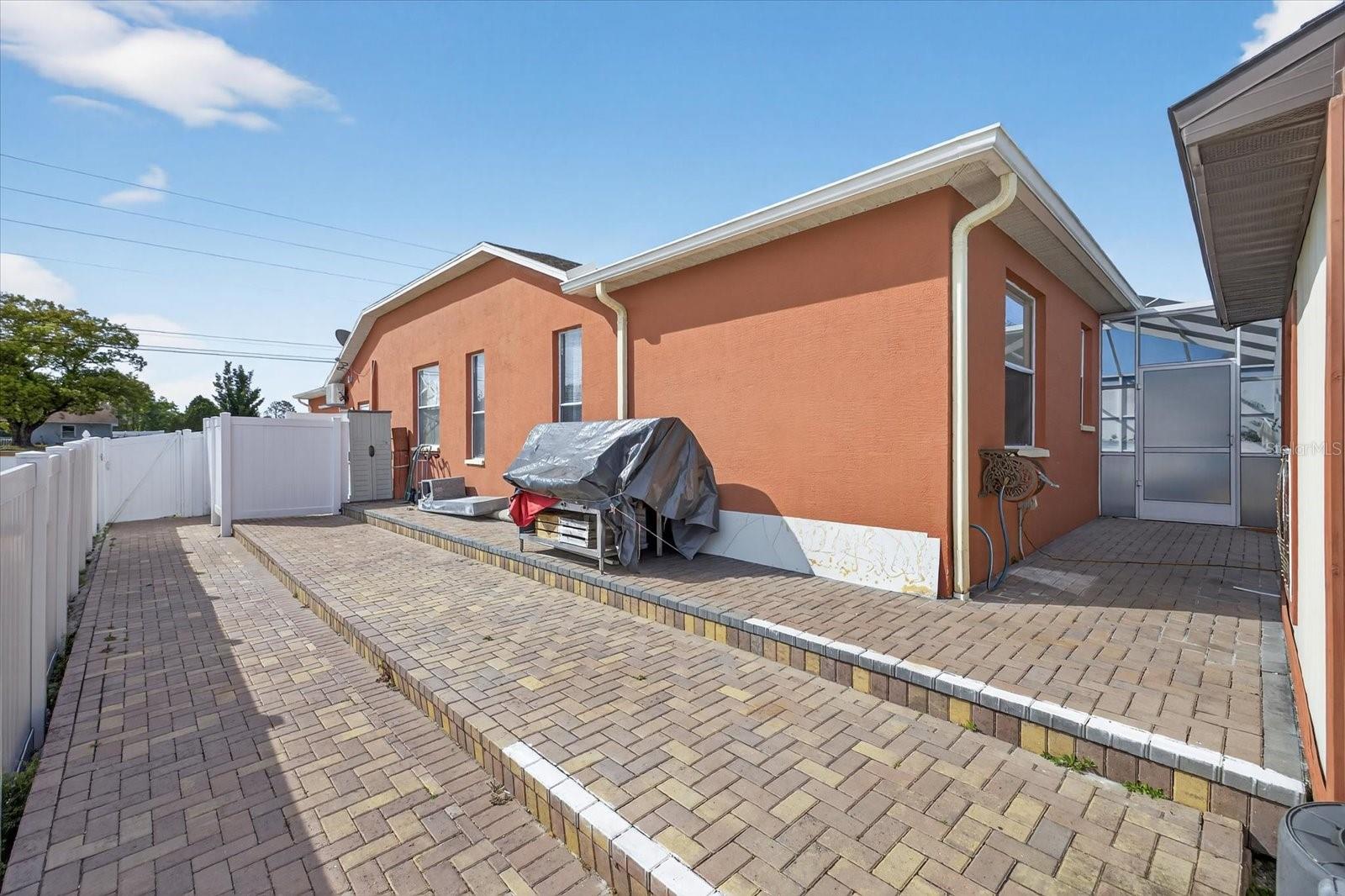 SPRING HILL - Residential