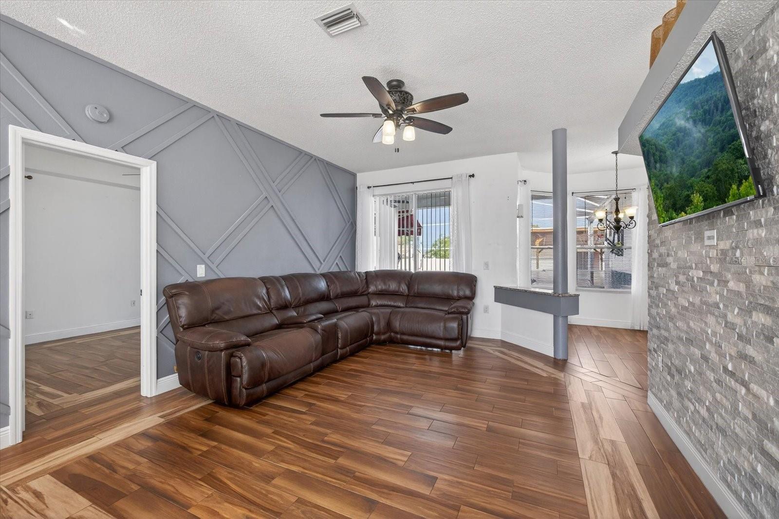 SPRING HILL - Residential