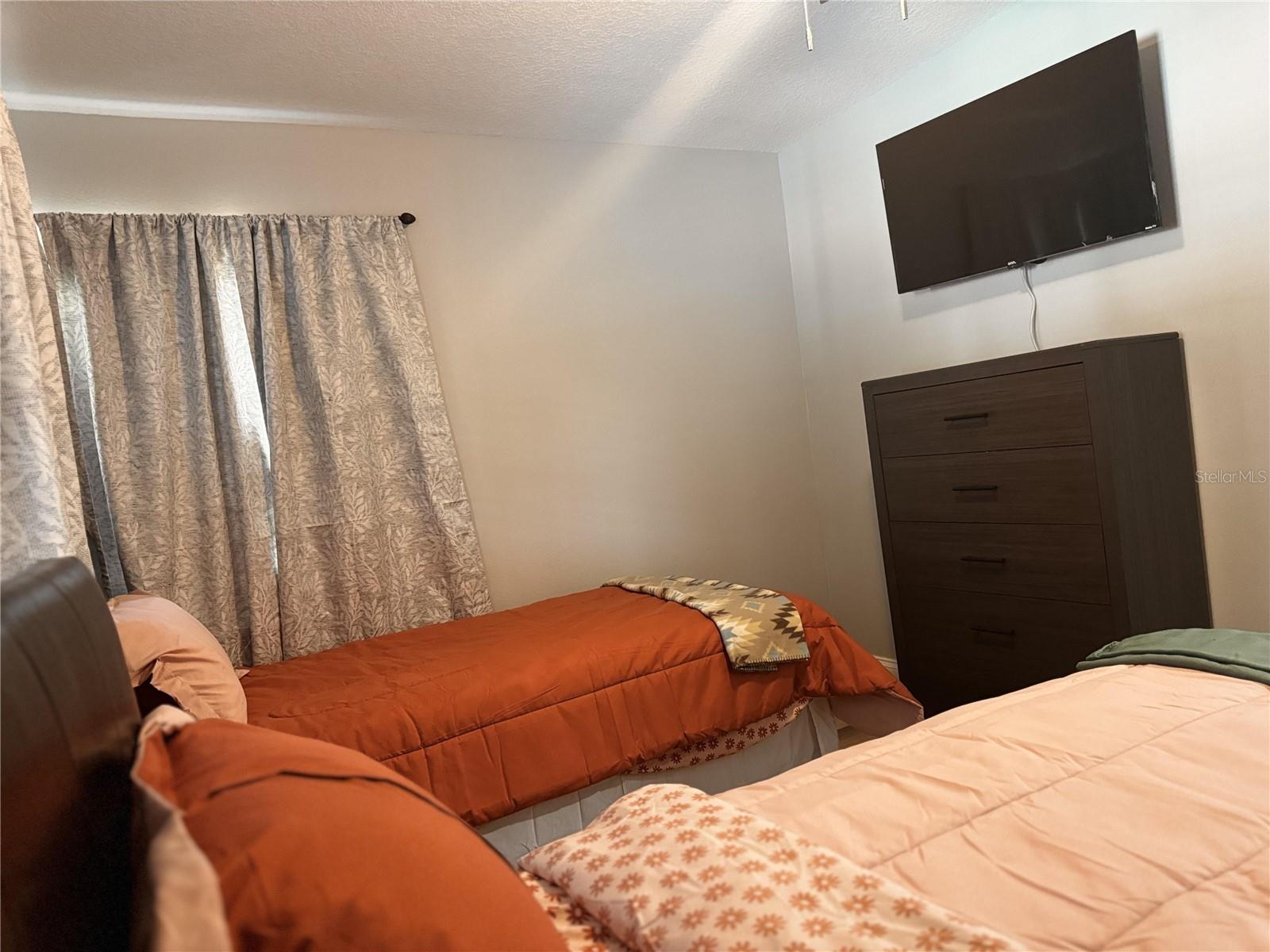 SOUTH PINECREST 3RD ADD - Residential