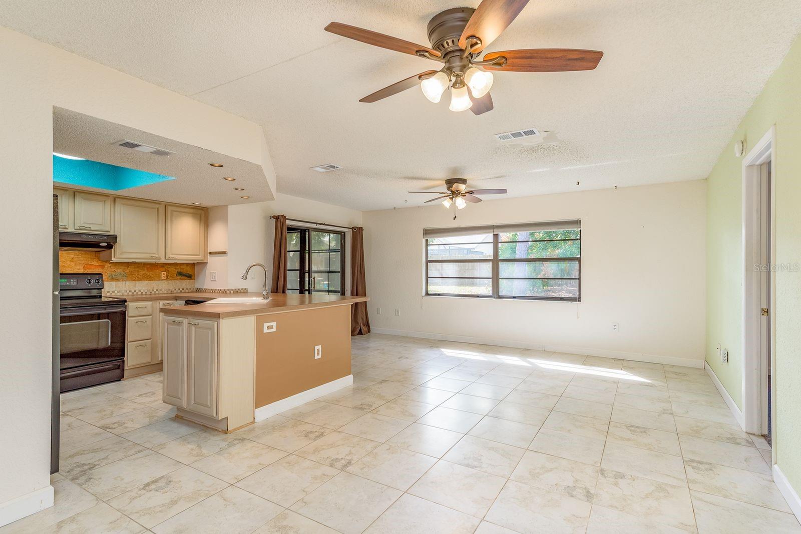 SPRING HILL - Residential