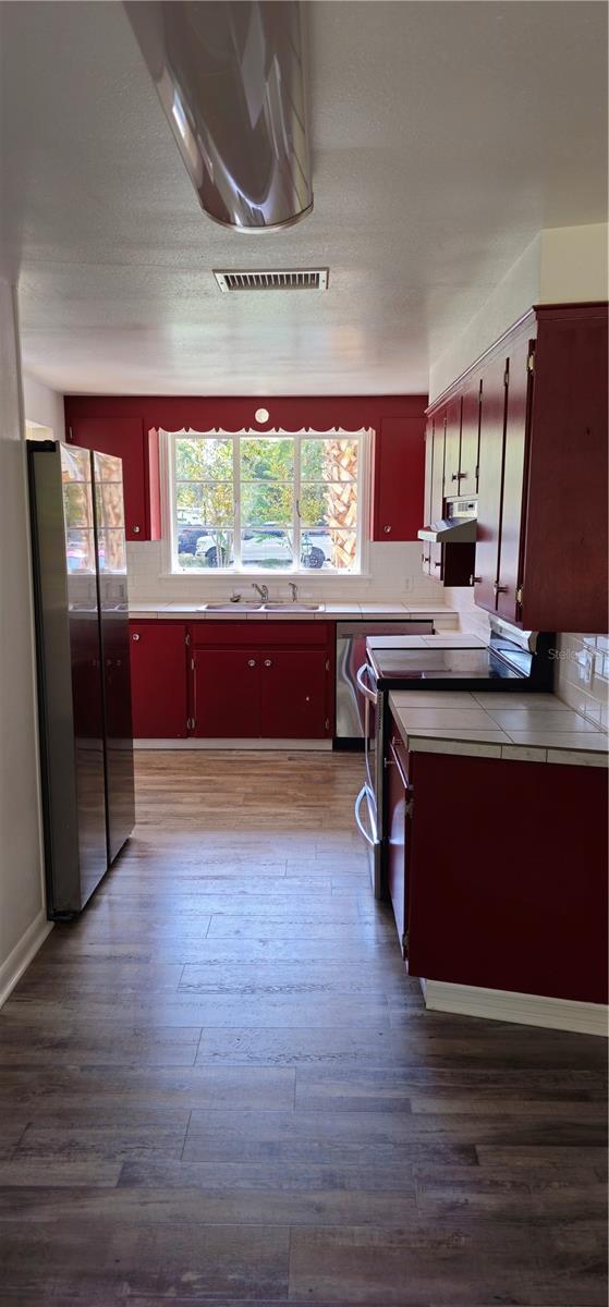 MOUNT DORA SWARTZ - Residential Lease