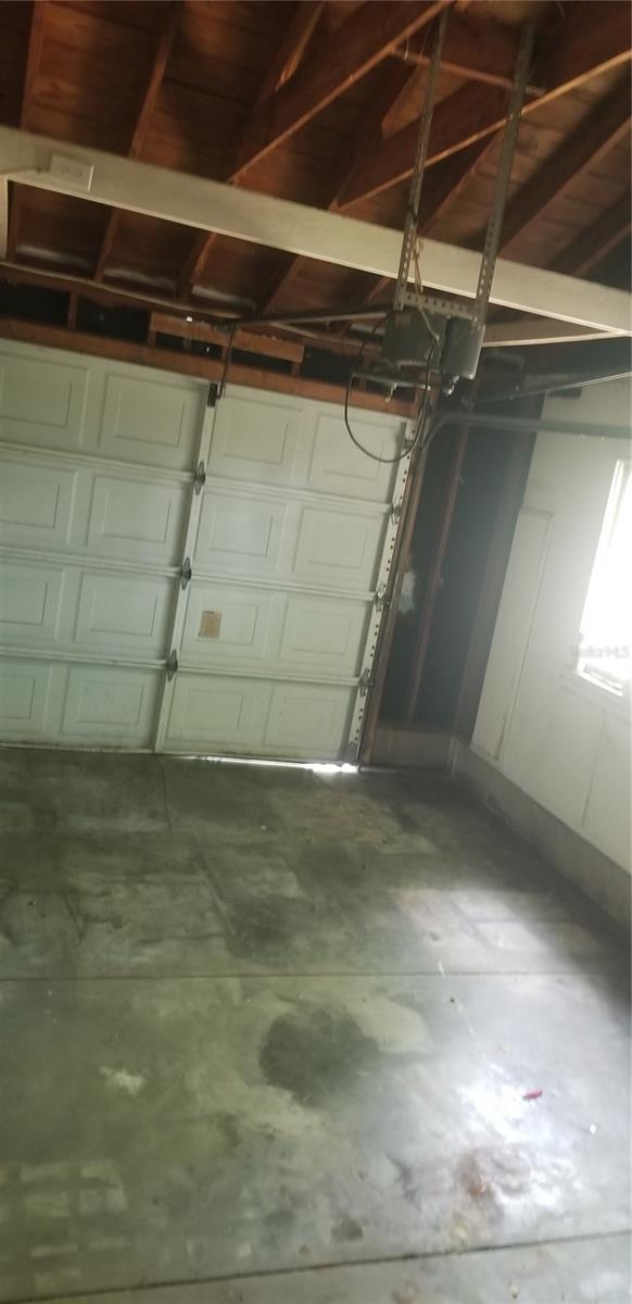 MOUNT DORA SWARTZ - Residential Lease