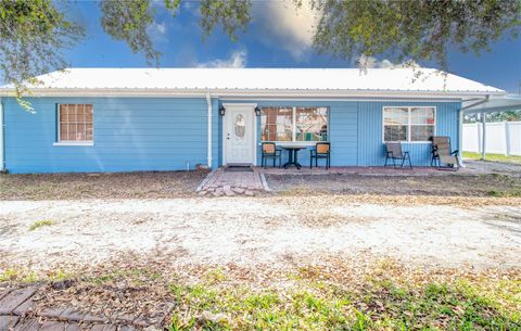 A home in PALMETTO