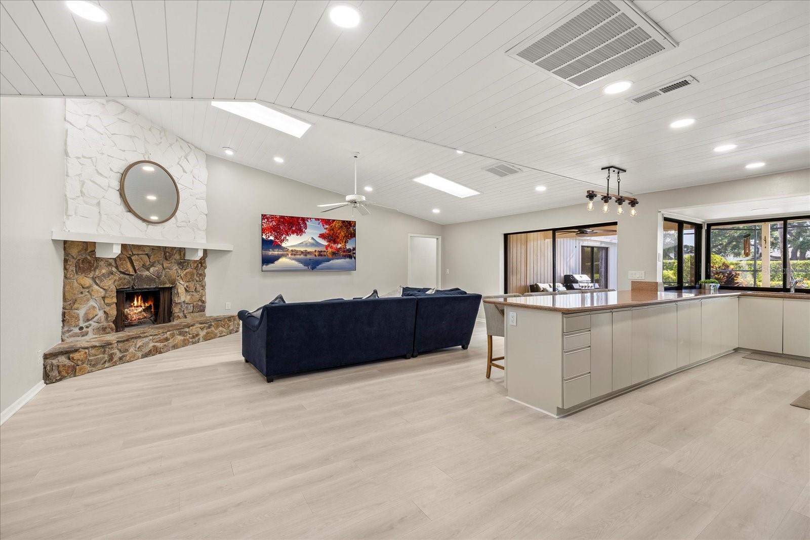2886 GREEN MEADOW COURT
