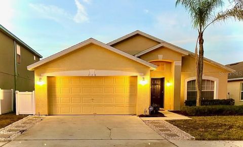 Photo of 136 Starbird Court, Davenport, FL 33896 (MLS # O6402446)