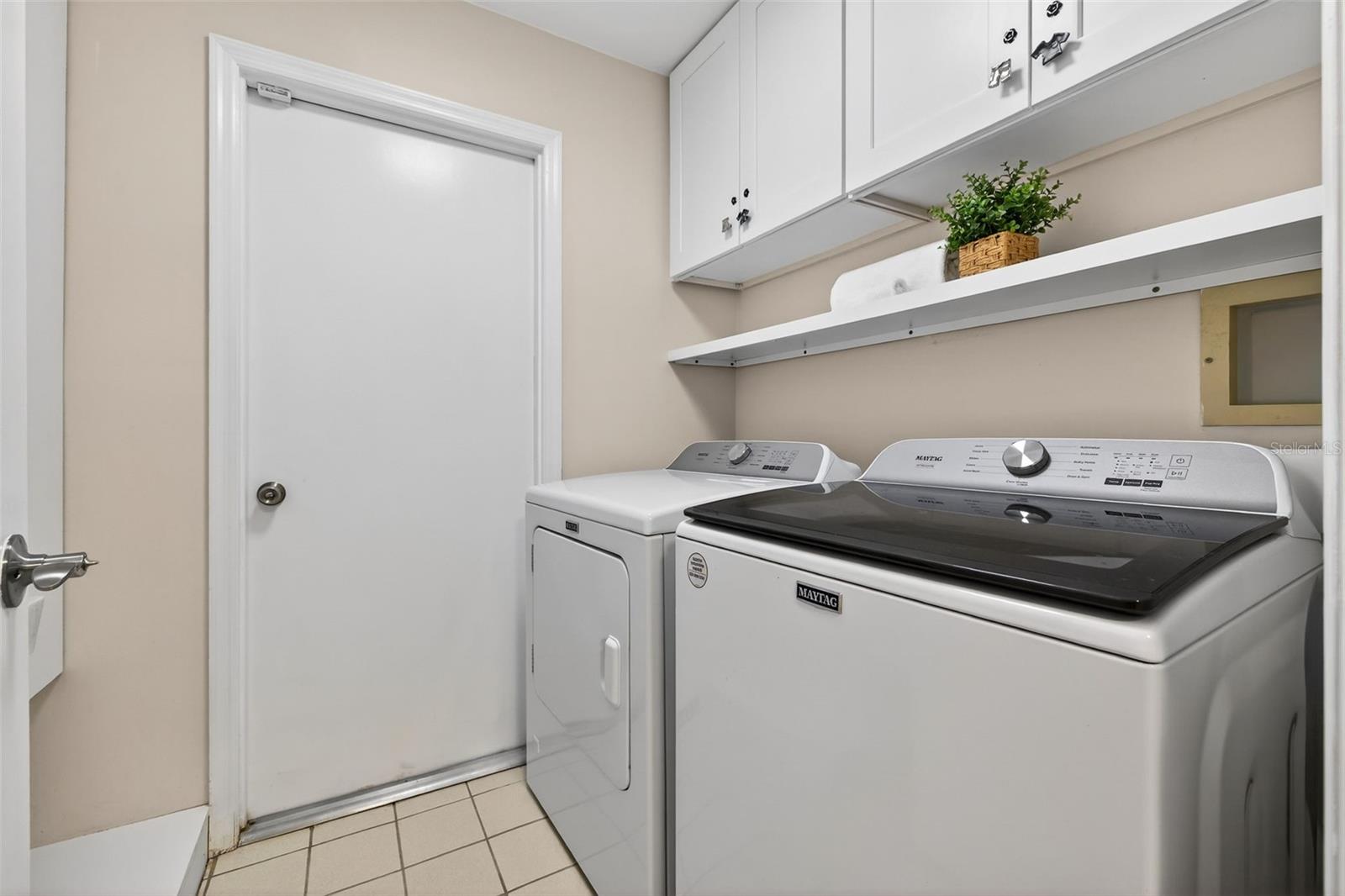 GLEN LAKES BRODERICK - Residential