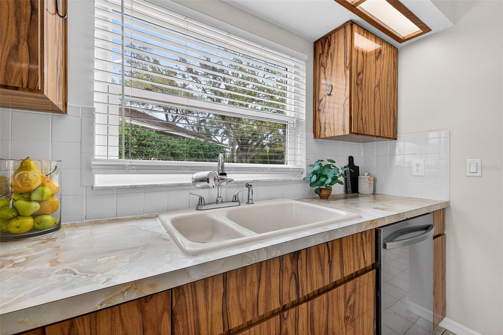 GLEN LAKES BRODERICK - Residential