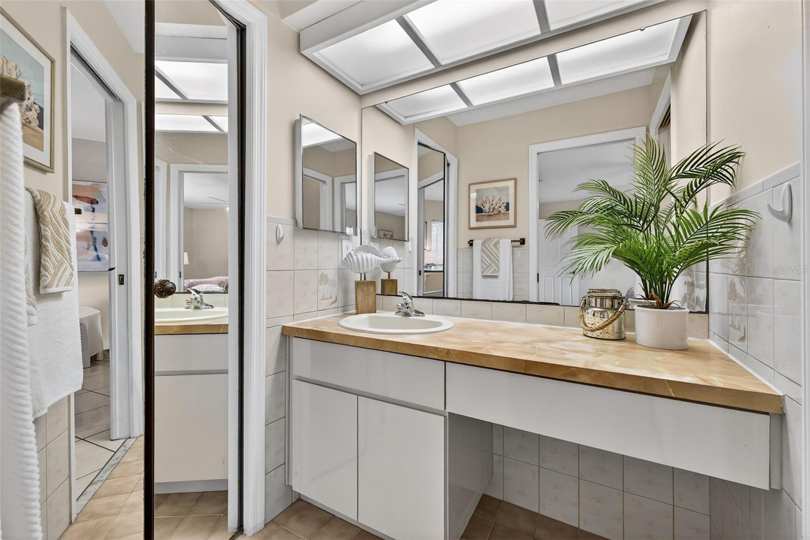 GLEN LAKES BRODERICK - Residential