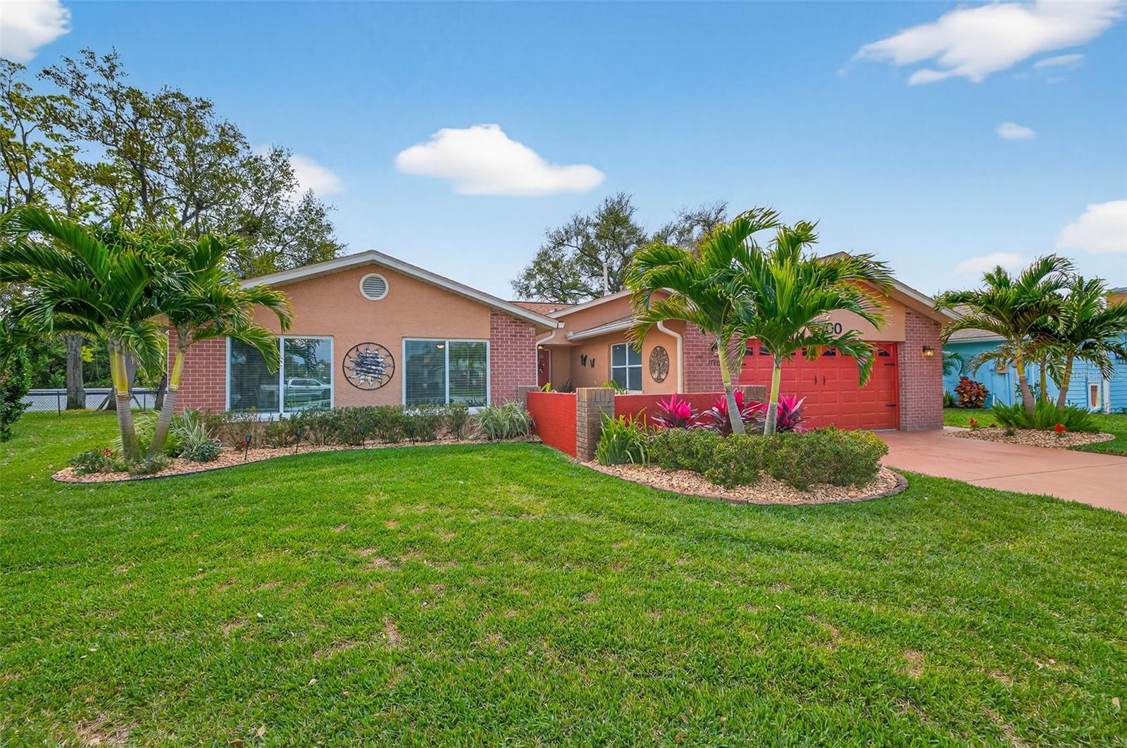 GLEN LAKES BRODERICK - Residential