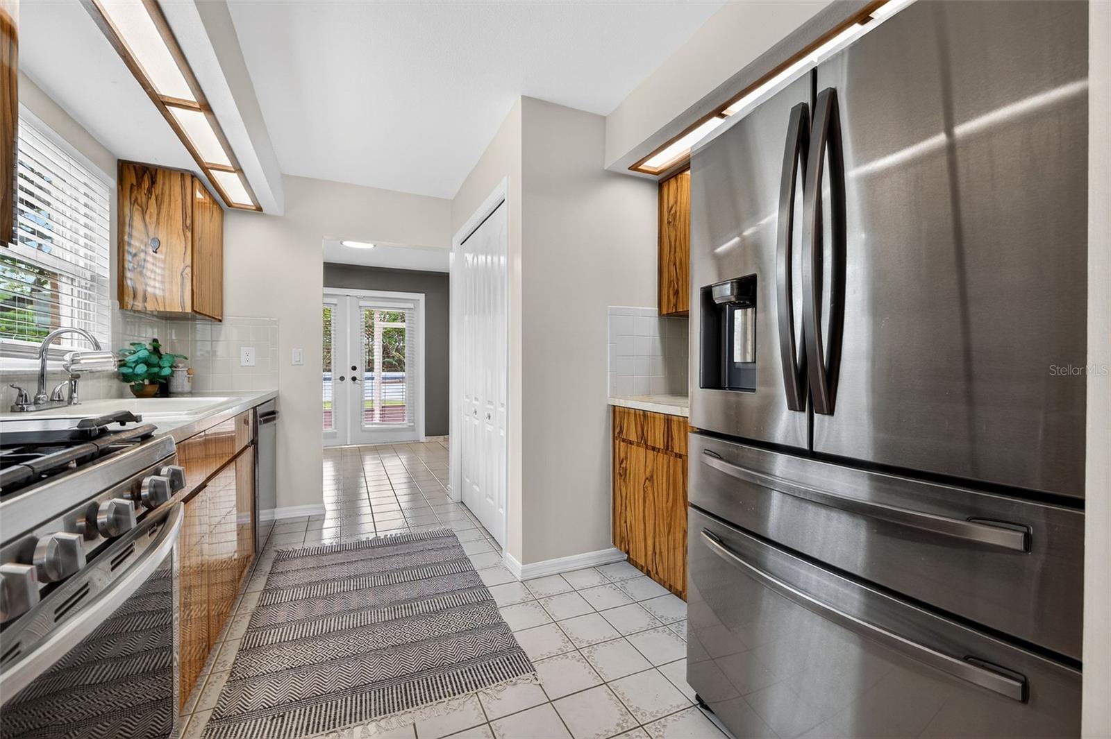 GLEN LAKES BRODERICK - Residential