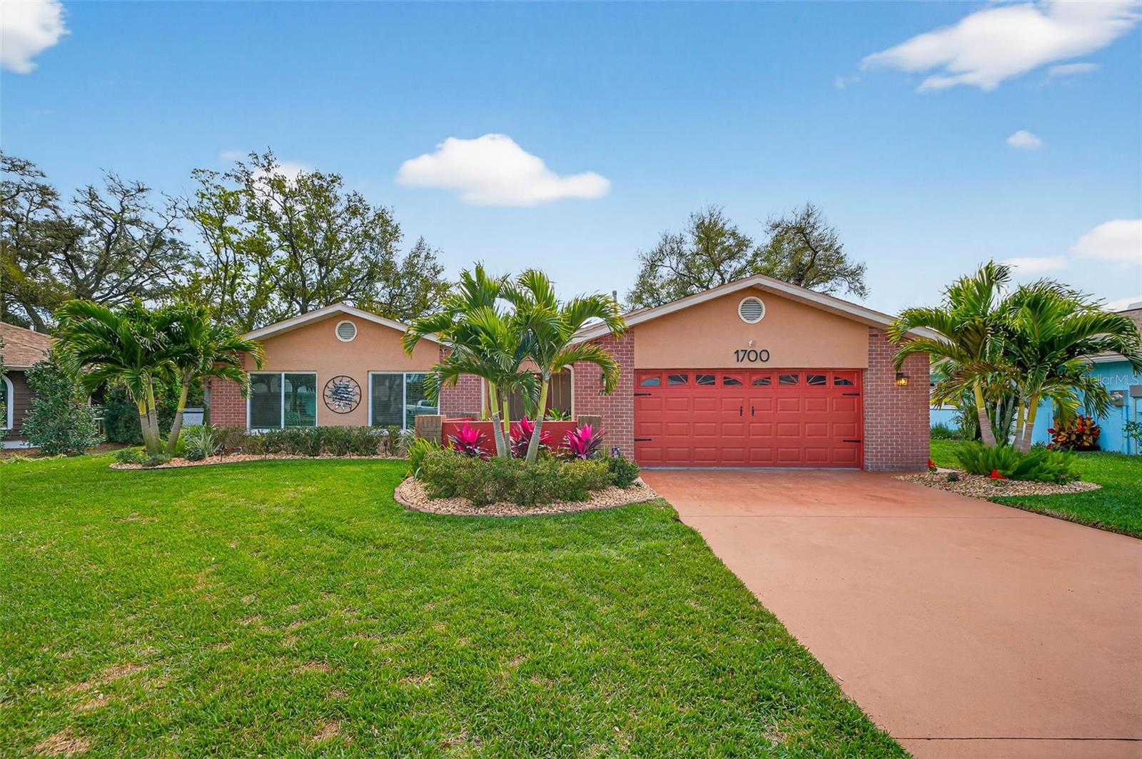 GLEN LAKES BRODERICK - Residential