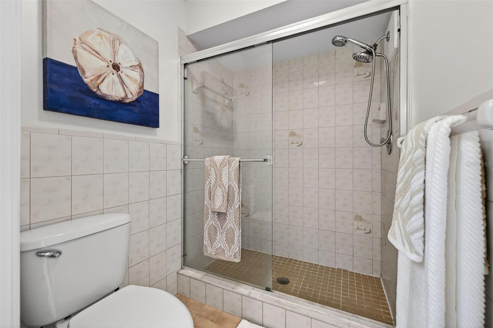 GLEN LAKES BRODERICK - Residential