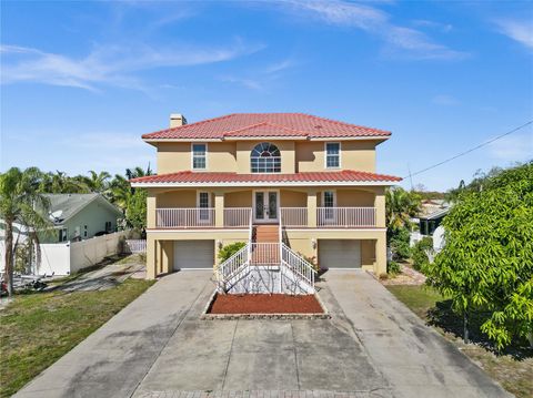 A home in PALM HARBOR